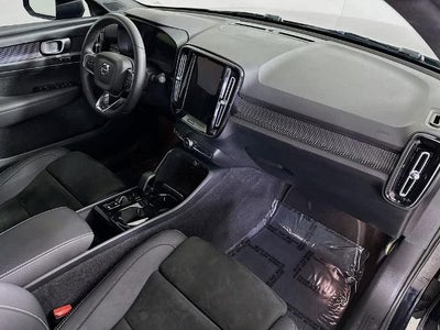 2023 Volvo XC40 Plus Tema Oscuro
