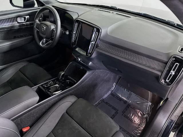 2023 Volvo XC40 Plus Tema Oscuro