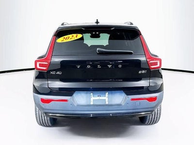 2023 Volvo XC40 Plus Tema Oscuro