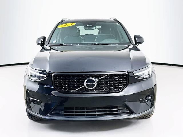 2023 Volvo XC40 Plus Tema Oscuro