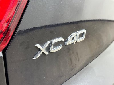 2023 Volvo XC40 Plus Tema Oscuro
