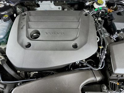 2023 Volvo XC40 Plus Tema Oscuro