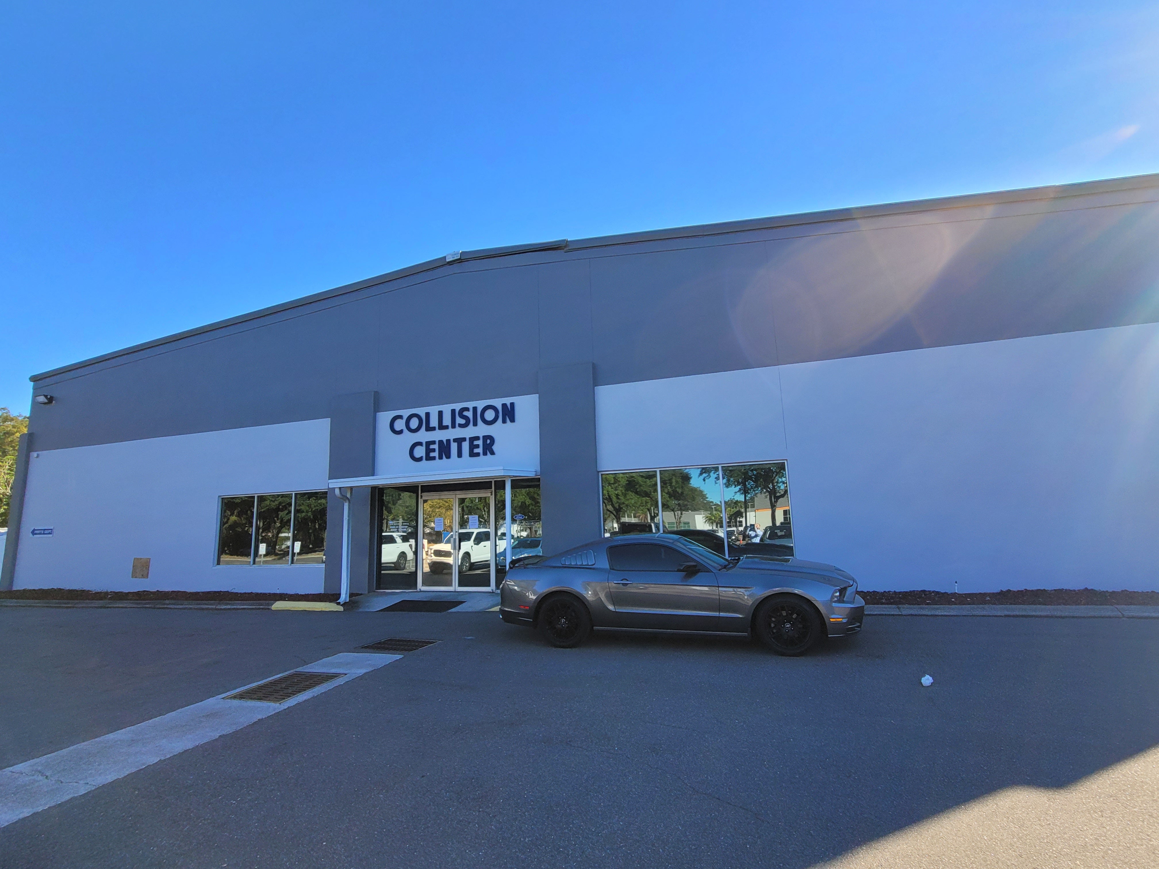 Elder Ford de Tampa Centro de Colisiones